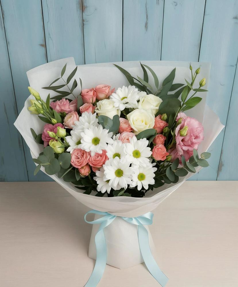 Букет цветов из: Розы, Лизиантусы и Хризантемы в Брюховецкой