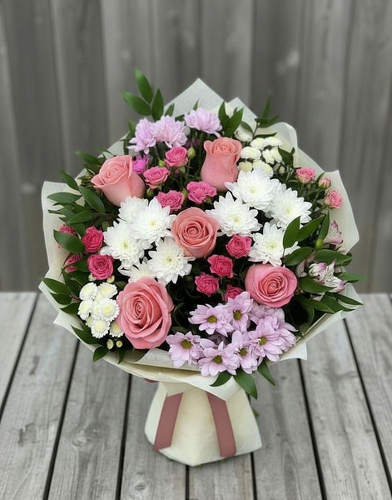 Букет цветов из: Альстромерии, Гвоздики, Розы и Хризантемы в Брюховецкой