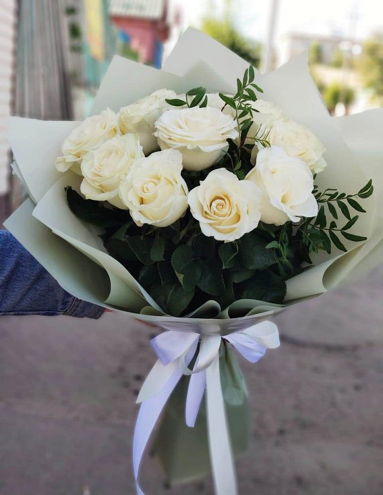 Букет Белые розы Проуд в Брюховецкой