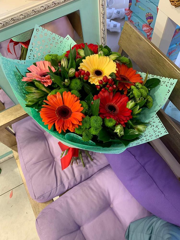Букет цветов из: Герберы, Хризантемы и Альстромерии в Брюховецкой