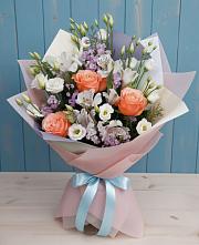 Букет цветов из:  Лизиантусы, Розы, Альстромерии и Гипсофила #REPLACE_PRED# Брюховецкой