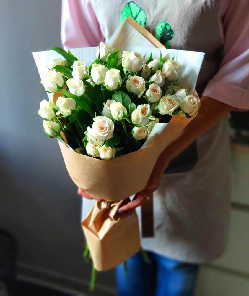 Букет цветов из: Розы в Брюховецкой