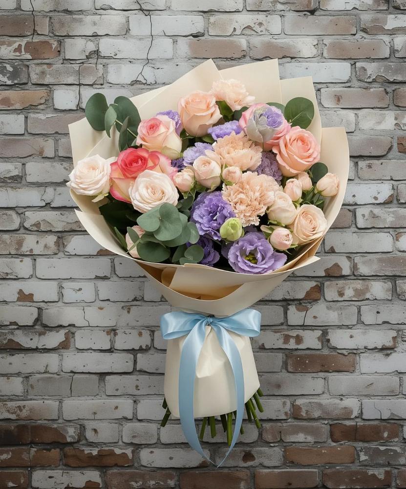 Букет цветов из: Розы, Лизиантусы и Гвоздики в Брюховецкой