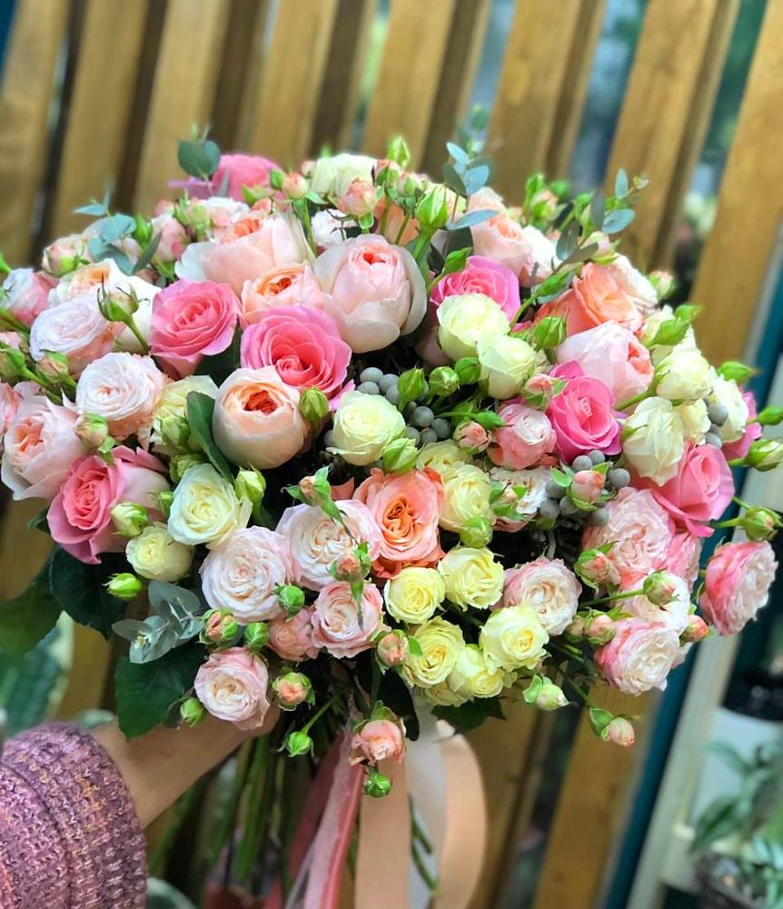 Букет цветов из: Розы в Брюховецкой