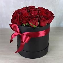 Цветочная композиция из Розы в шляпной коробке в Брюховецкой