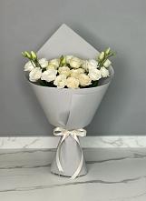 Букет цветов из:  Розы и Лизиантусы в Брюховецкой